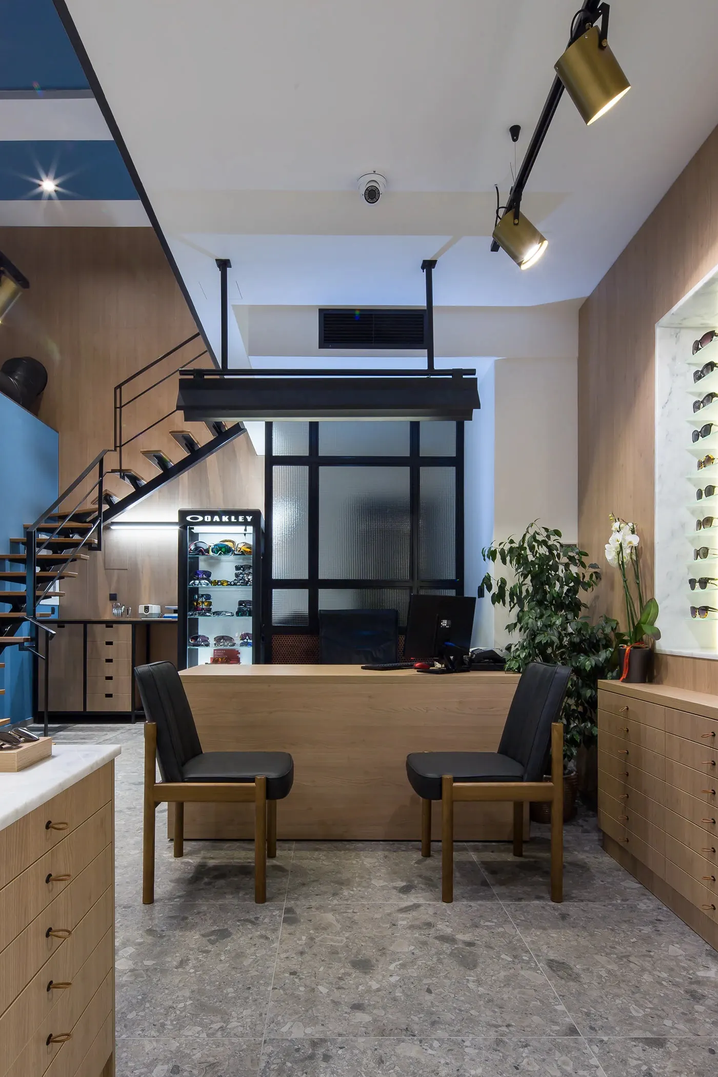 Warm Wood Industrial Optical Boutique customer experience